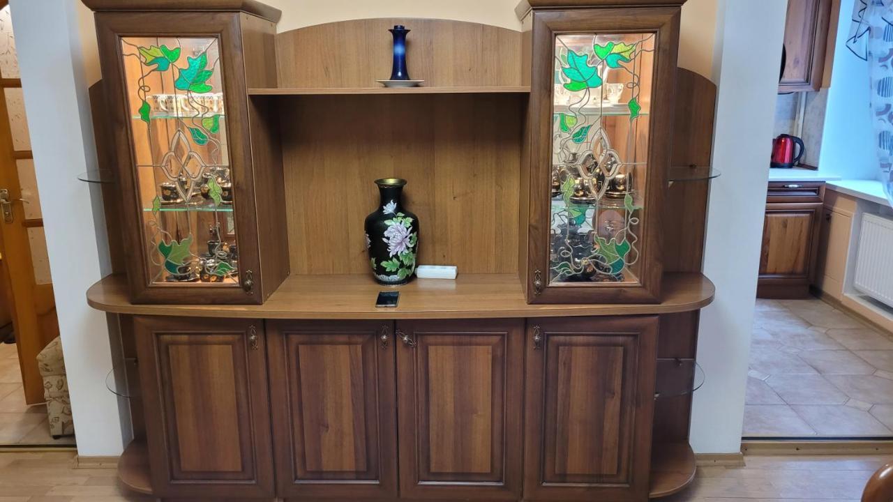 Апартаменти На Проспекті. Khmelʼnytsʼkyy Esterno foto